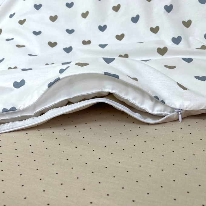Set lenjerie de schimb pentru patut bebe 3 piese Inimioare bej-gri (7)